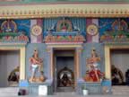 Mauritius_other_temple_1595.jpg (114kb)